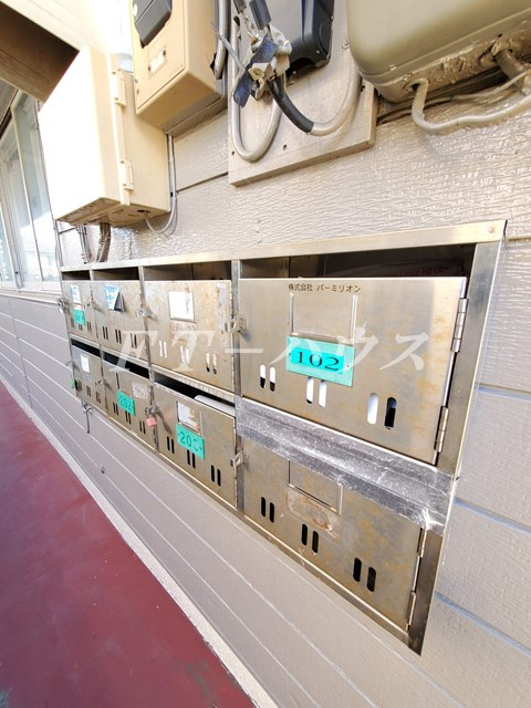 習志野市津田沼７丁目の賃貸マンションのエントランス