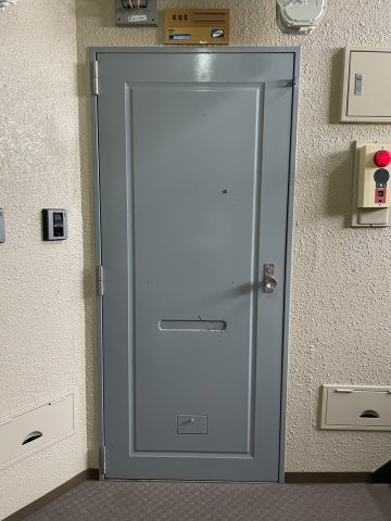 ハイツ福島の玄関