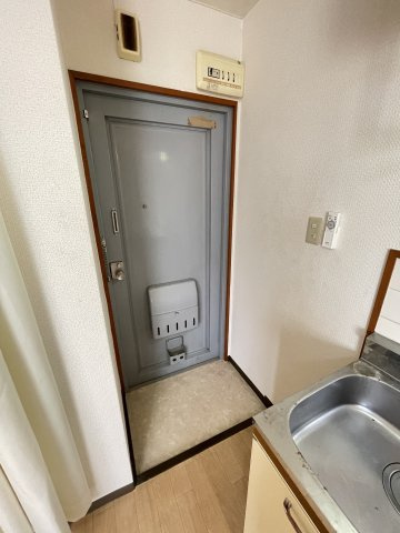 ハイツ福島の玄関