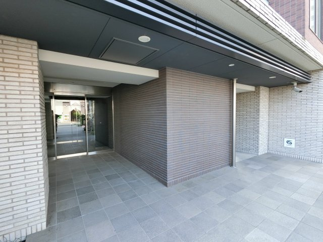 椿荘のエントランス