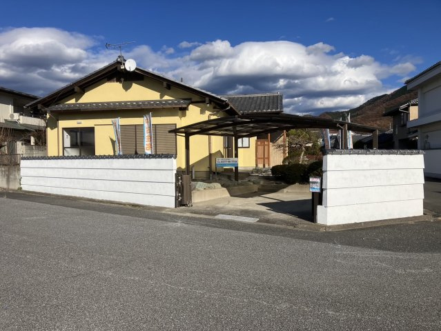 【外観】 | 桐生市川内町２丁目　平屋中古 | 角地の開放的な平屋です