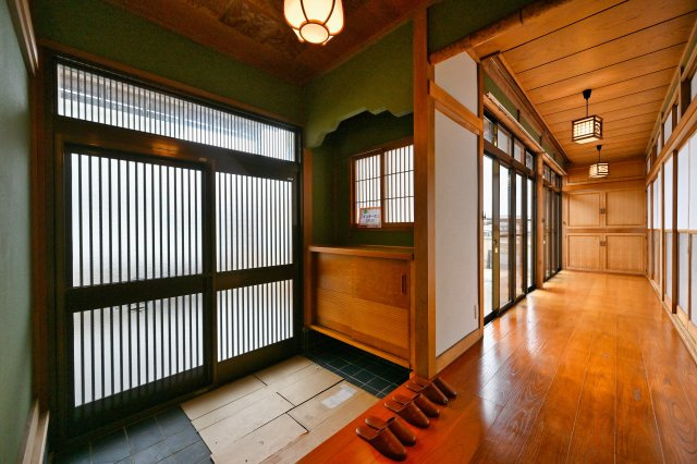 【玄関】 | 桐生市川内町２丁目　平屋中古 | ひろびろとした玄関