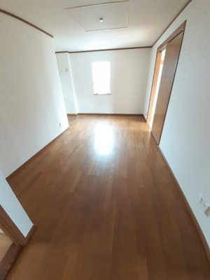 【居間・リビング】 | セントラルヒルズ | こちらの居間で趣味の時間をお楽しみください