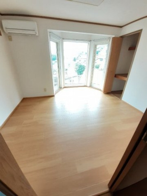 【内装】 | セントラルヒルズ | 明るい室内です