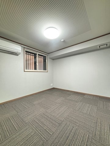 「防音マンション」ルミナス練馬の居間・リビング|防音室は防音床、防音壁、防音天井となっており、まさに楽器を演奏するためにつくられた24時間楽器演奏可能の防音室です