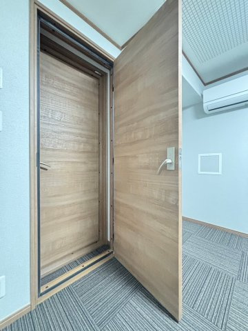 「防音マンション」ルミナス練馬の内装|防音扉を採用でリビングと防音室との音（音楽）も低減してくれています！