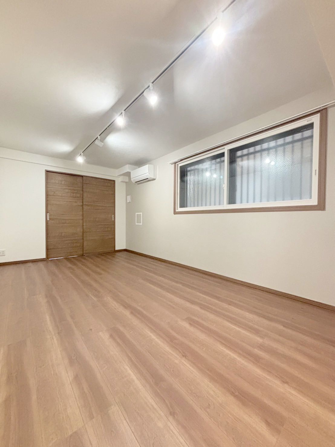 「防音マンション」ルミナス練馬の洋室|13.3帖のリビングダイニングです