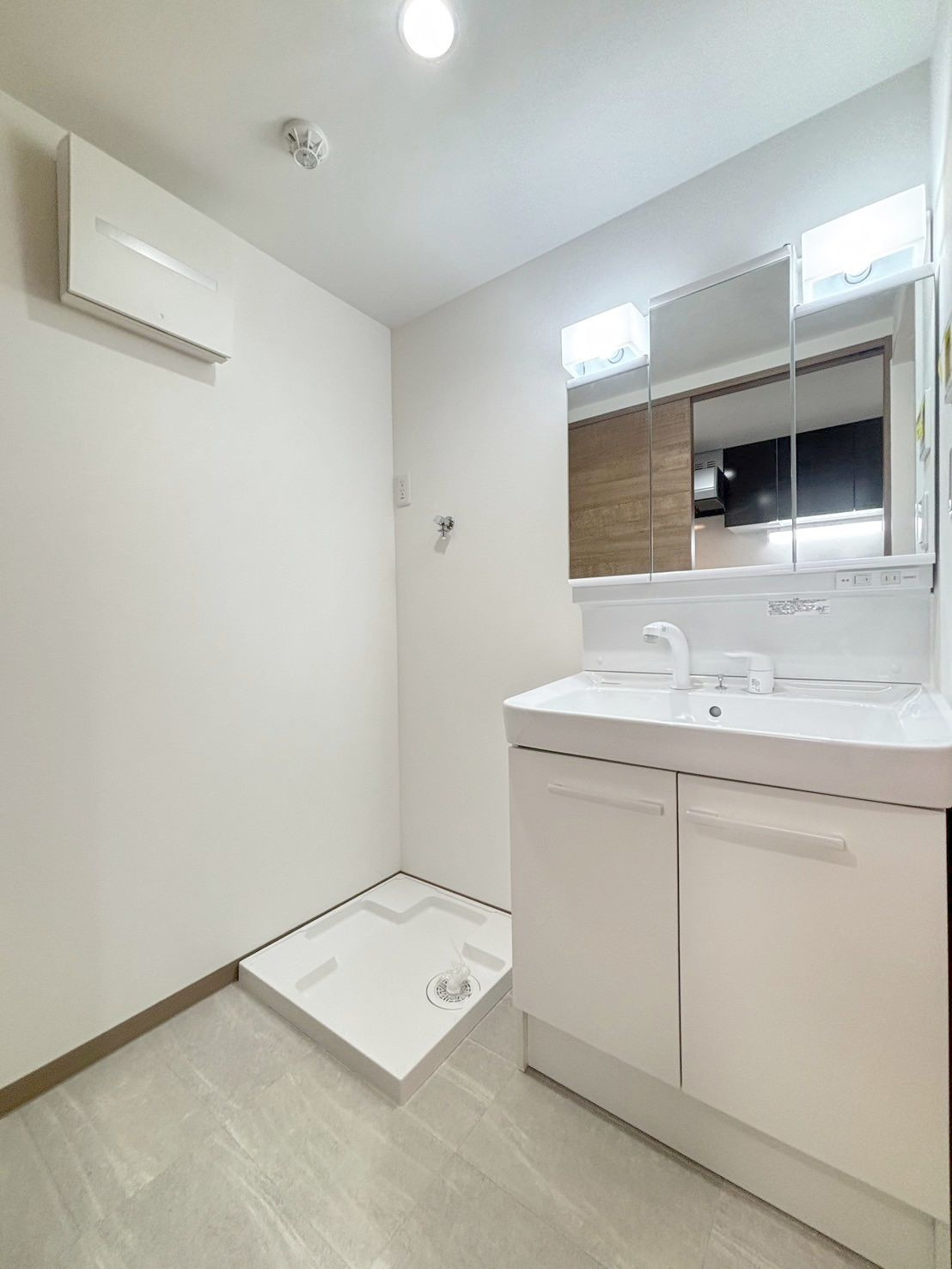 「防音マンション」ルミナス練馬の独立洗面台|独立洗面台、朝の身支度には欠かせません