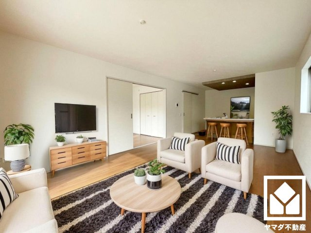 大津市瀬田3丁目　1期　2号棟の居間・リビング|※実写真と間取り図からCG再現した「空室リフォームイメージ」に家具などをCG合成しており、実際と異なります。