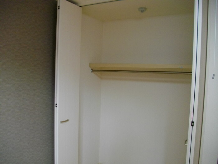 セレッソ ソレアードＮの収納|クローゼット