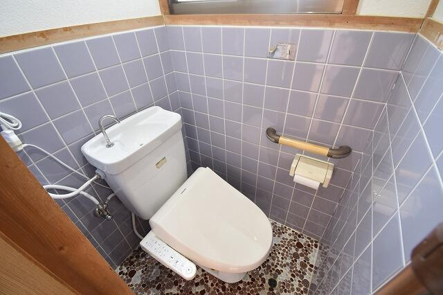 高知市北秦泉寺貸家のトイレ| 