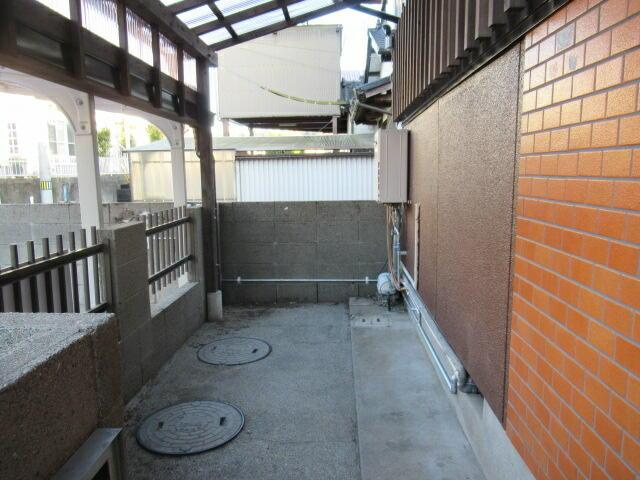 高知市一宮中町貸家の駐車場| 