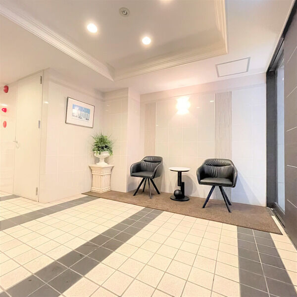 プランドール名駅のロビー