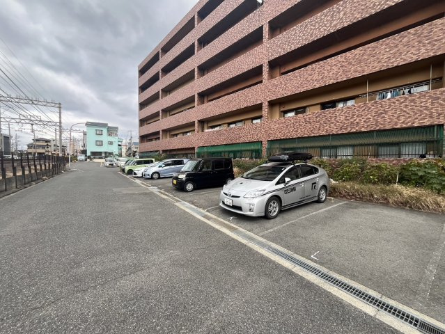 ハイツ粟新上住吉の駐車場