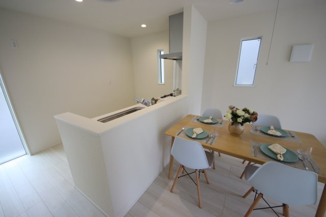 《仲介手数料無料》緑区道祖土４丁目28-1新築一戸建てリナージュのキッチン|撮影日 2025年4月26日 14:25 曇り