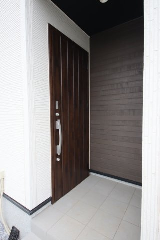 《仲介手数料無料》緑区道祖土４丁目28-1新築一戸建てリナージュの玄関|撮影日 2025年4月26日 14:25 曇り