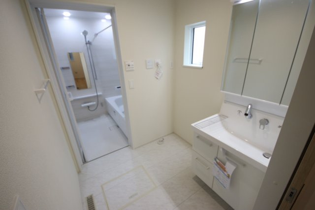 《仲介手数料無料》緑区道祖土４丁目28-1(2号棟)新築一戸建てリナージュのランドリースペース|撮影日 2025年4月26日 14:25 曇り