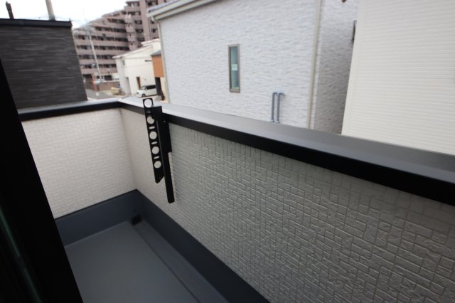 《仲介手数料無料》緑区道祖土４丁目28-1(5号棟)新築一戸建てリナージュのバルコニー|撮影日 2025年4月28日 14:30 曇り