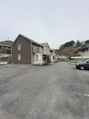セントラルヒルズの駐車場