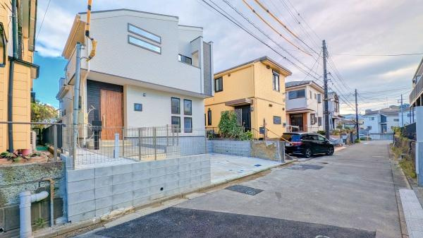 横浜市磯子区栗木３丁目の新築一戸建の前面道路含む現地写真|周辺環境も合わせてご案内させて頂きます！
お気軽にお問い合わせ下さい！