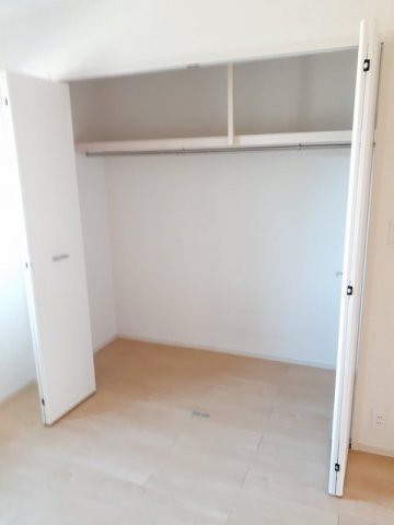 三木市加佐のアパートの収納
