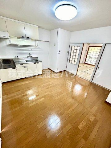 新芦屋ハイタウンの居間・リビング