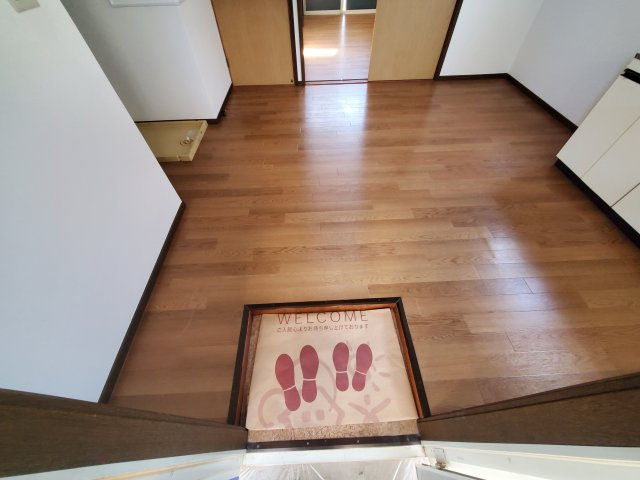 【玄関】 | コーポ高橋 | 明るい玄関です