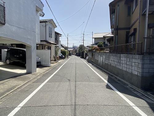 紫野今宮町 中古戸建の前面道路含む現地写真