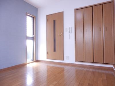 モントワ烏丸御池（旧今人館）の内装|横窓無