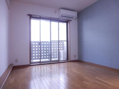 モントワ烏丸御池（旧今人館）の居間・リビング