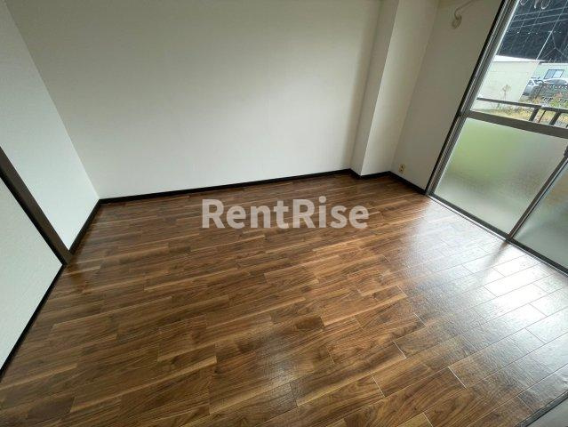 ラッフル花池の居間・リビング