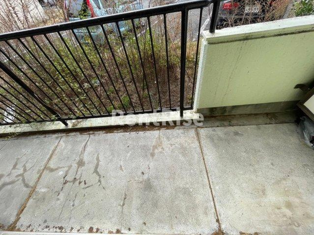 ラッフル花池のバルコニー