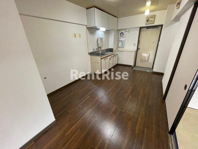 ラッフル花池の居間・リビング