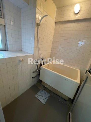 ラッフル花池の浴室