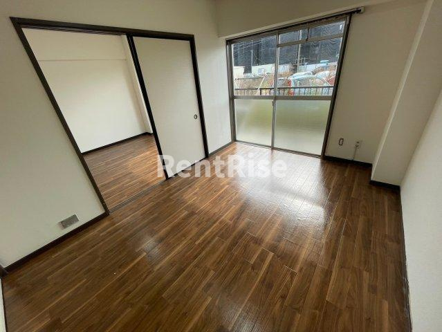 ラッフル花池の居間・リビング