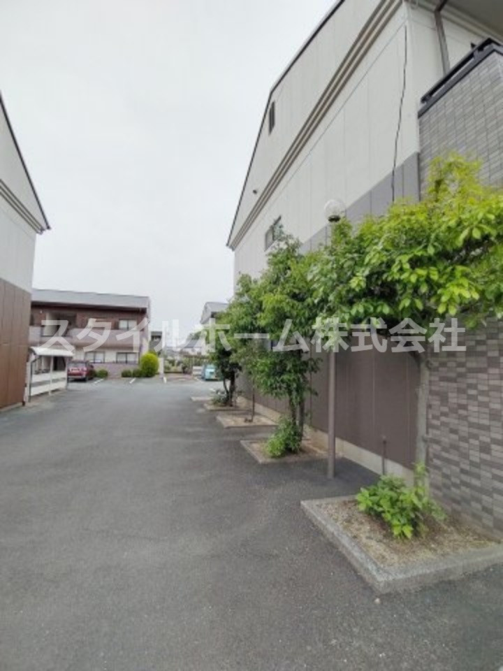 サンライズフジAの周辺|敷地内です。