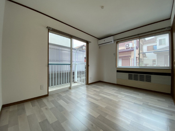 エコ土山の居間・リビング