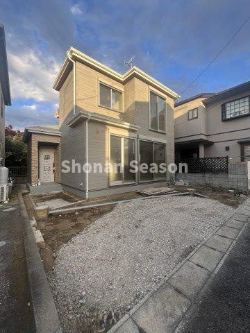 【外観】 | 気になる水廻りも一新された3LDKリフォーム住宅（R5.9月完工）
学区：中原小・中学校近く、お買い物便良好な平坦地！
まずは内見にいらして、新生活をイメージしてみませんか♪
