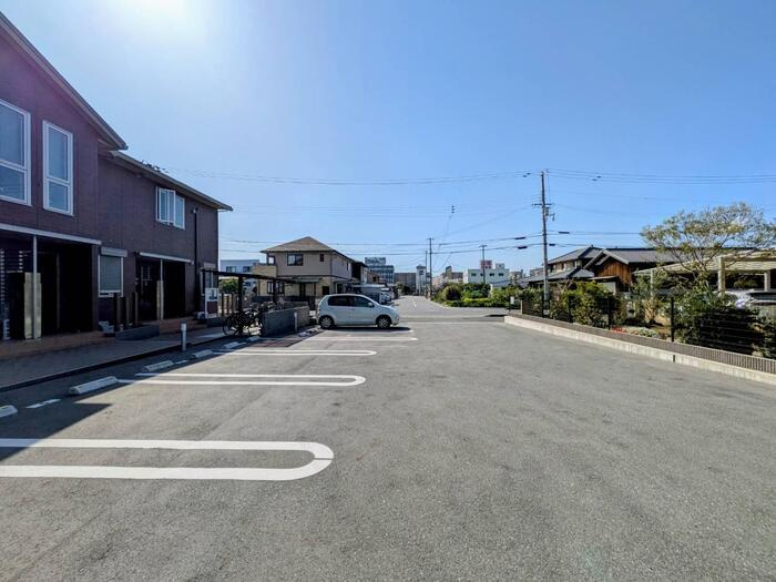 オリーブコートの駐車場