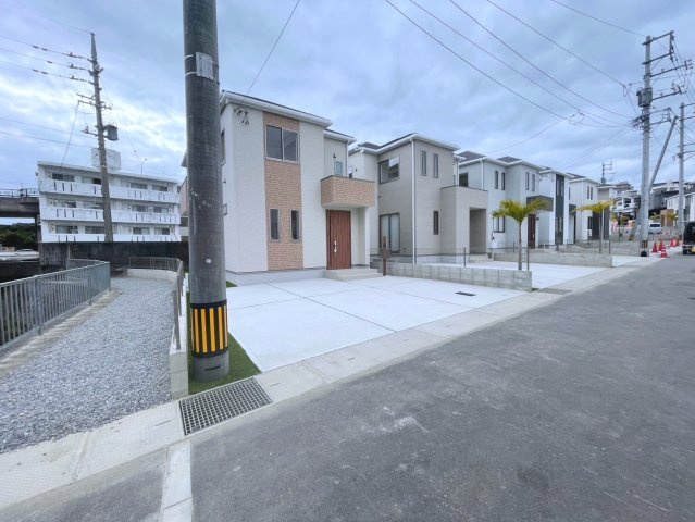 Heartful Town Okinawa　J号棟の前面道路含む現地写真