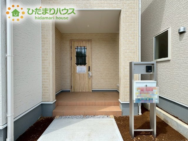 東松山市五領町　新築一戸建て　リーブルガーデン　03のエントランス