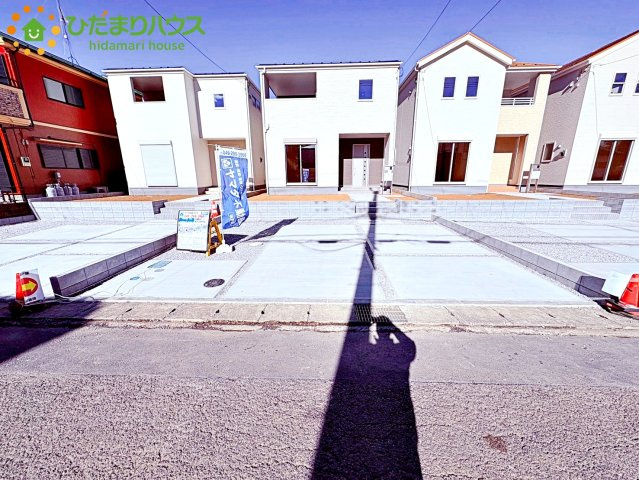 東松山市五領町　新築一戸建て　リーブルガーデン　02の駐車場