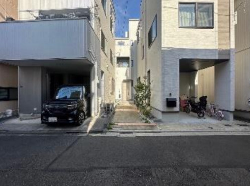 墨田区東向島１丁目の戸建の前面道路含む現地写真