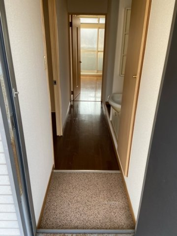 ウィングメゾンの玄関
