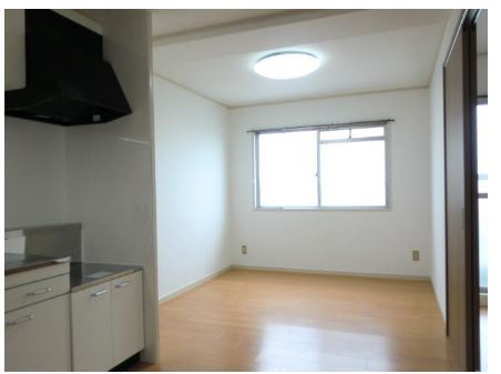 164ビルの居間・リビング