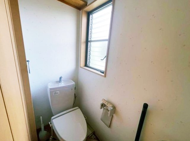 堺市東区日置荘北町　平成18年築のトイレ