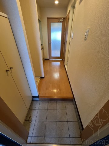 ダイドーメゾン梅田の玄関