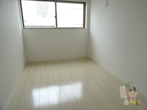 カサ・セグーラ幸町の居間・リビング|洋室