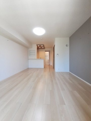 【内装】 | アクアマリン | 明るい室内です