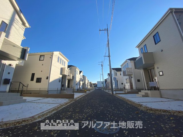 立川市上砂町4丁目新築戸建13棟の前面道路含む現地写真